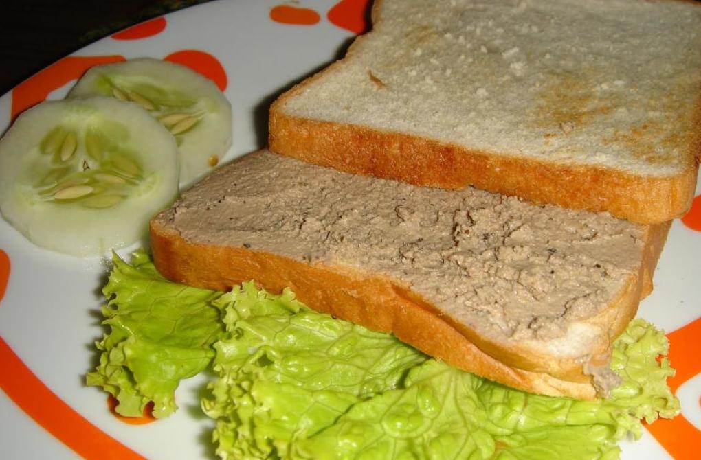 Бутерброд с домашним паштетом