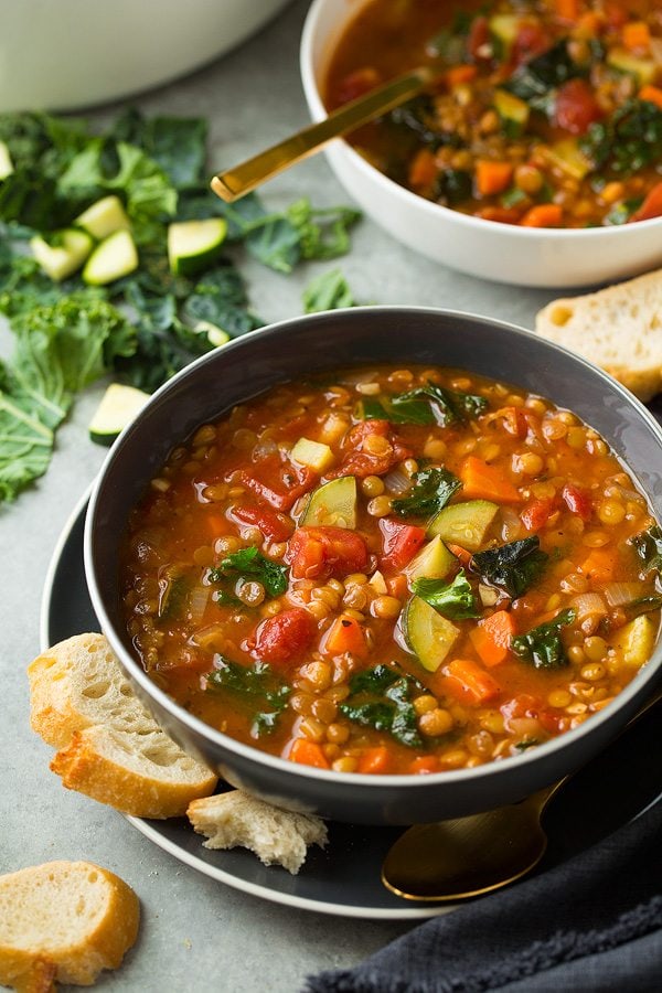 Чечевичный суп с овощами в антираковой диете