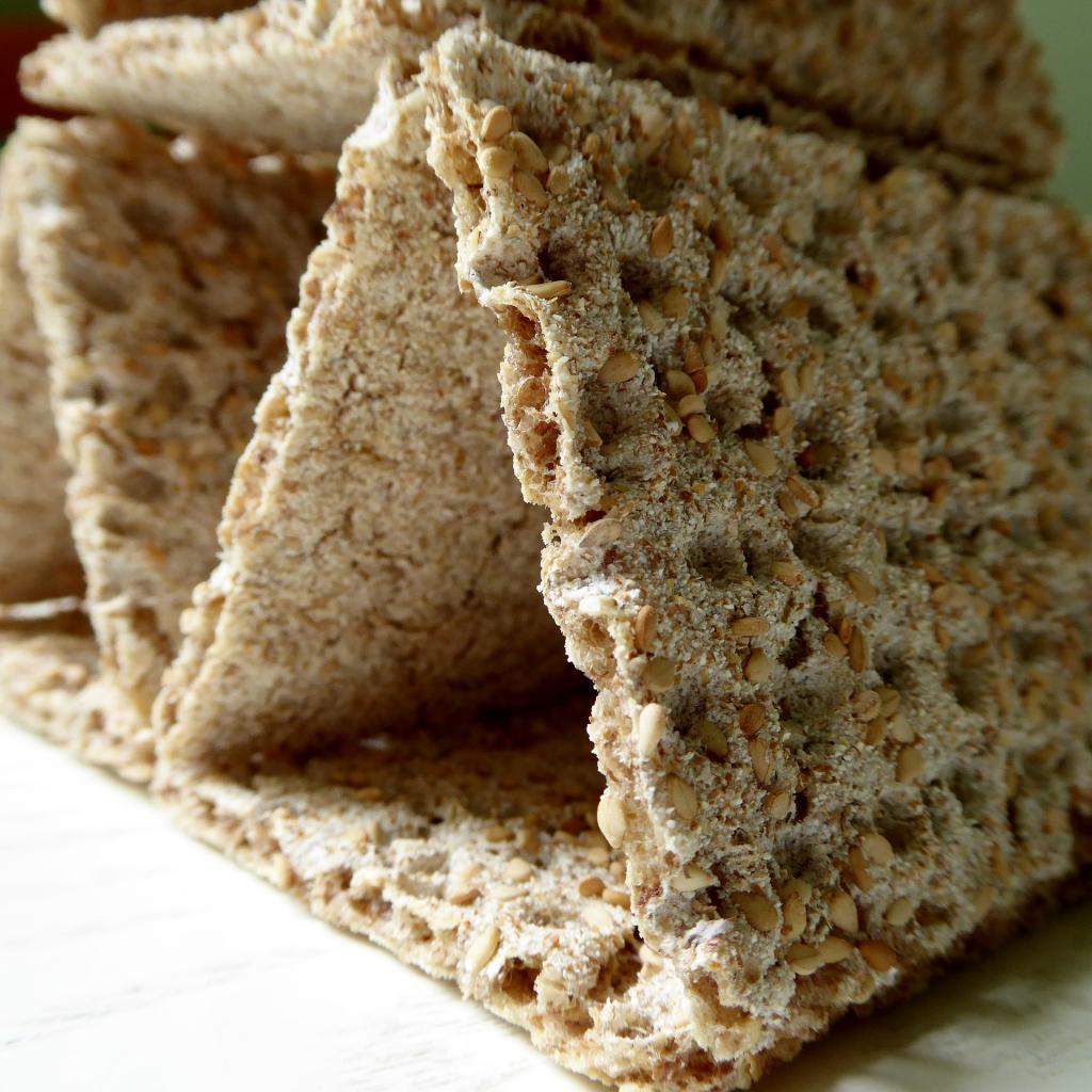 пирамидка из хлебцев